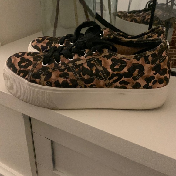 Steve Madden Shoes - 9.5 Steve Madden Platform Sneakers